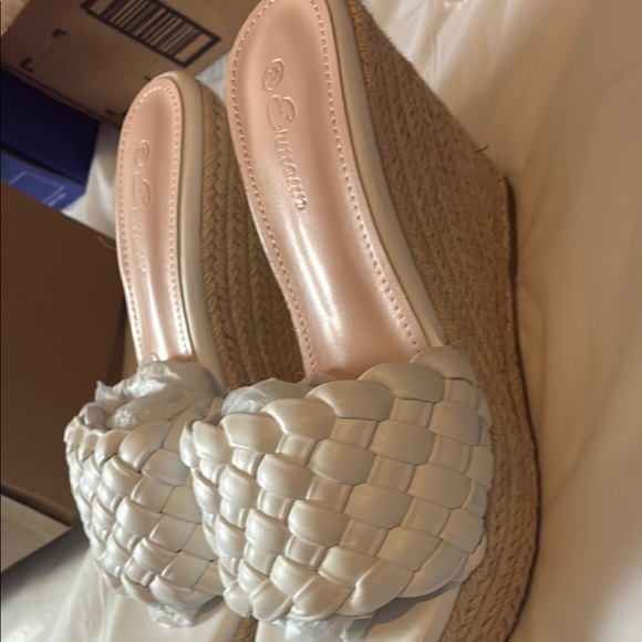 White Platform Espadrille Slides with Woven Design - Picture 2 of 9